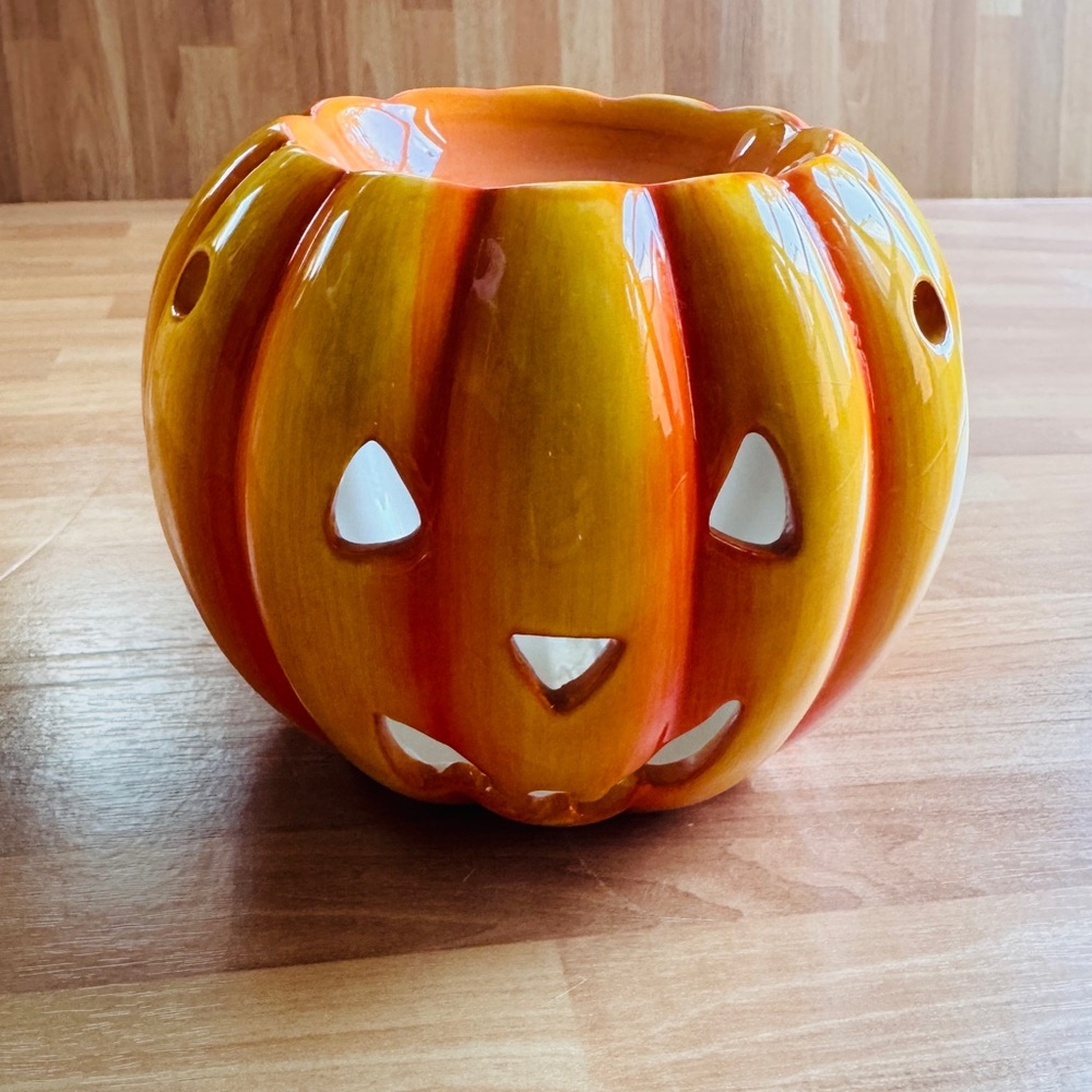 Pumpkin ceramic tea light holder